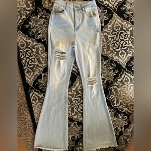 Light blue bell bottom jeans. Stretchy material!
